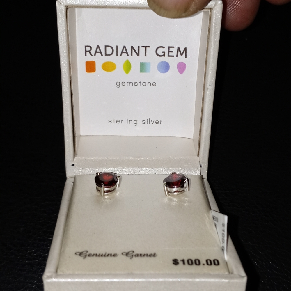 STUD EARRINGS - Picture 1 of 5